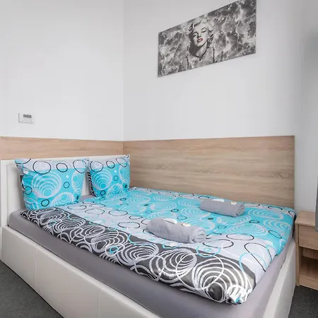 호스텔 70s 크라쿠프